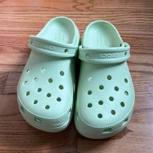 Platform crocs. Green. Women’s size 8